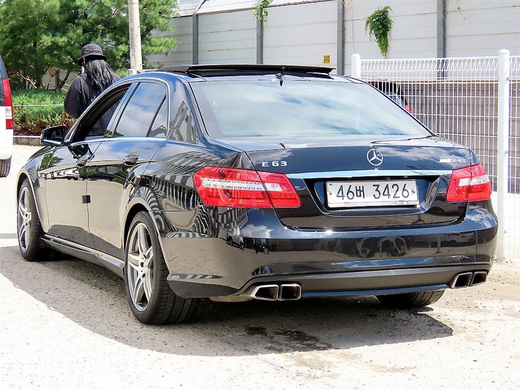 Mercedes Benz E class - Vista 3