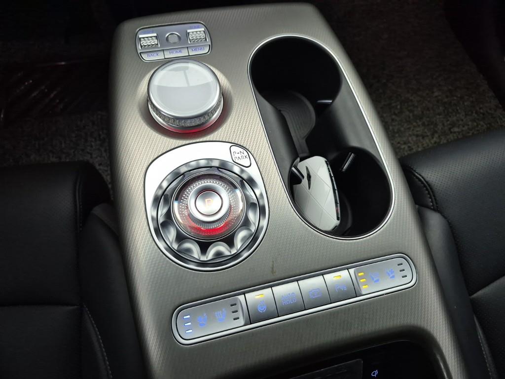 Genesis GV60 - Vista 8