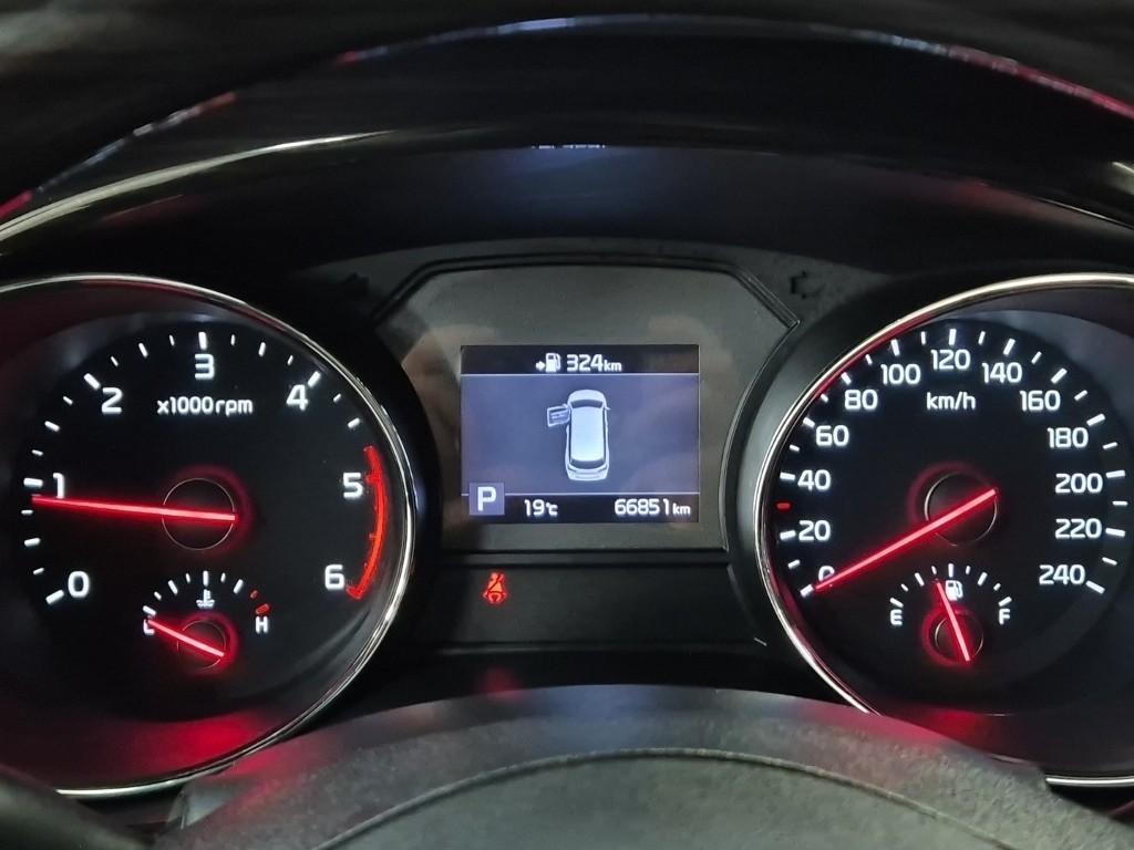 KIA Carnival - Vista 6