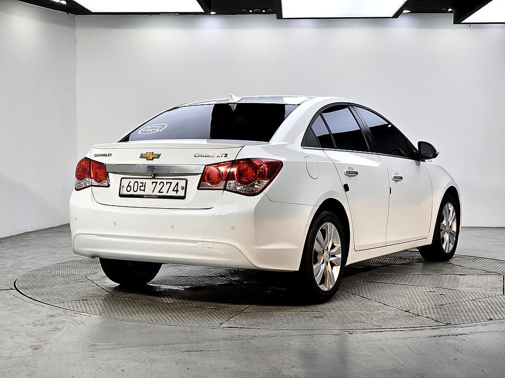 Chevrolet Cruise - Vista 4