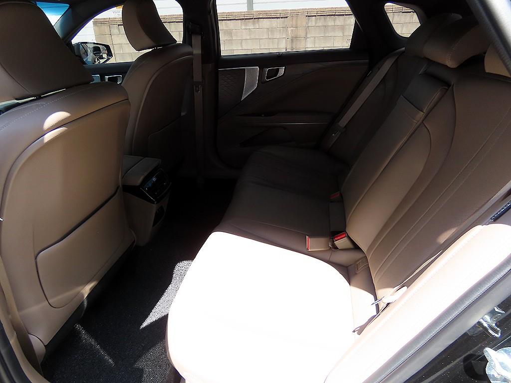 KIA K8 - Vista 6