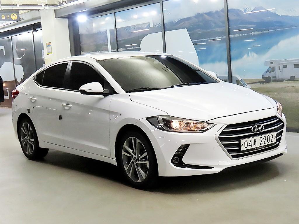 HYUNDAI Avante 2018 Blanco - Importación desde Corea - HF Imports Iquique - Foto 1