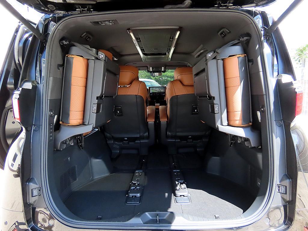 Toyota Alphard 2024 Negro - Importación desde Corea - HF Imports Iquique - Foto 16