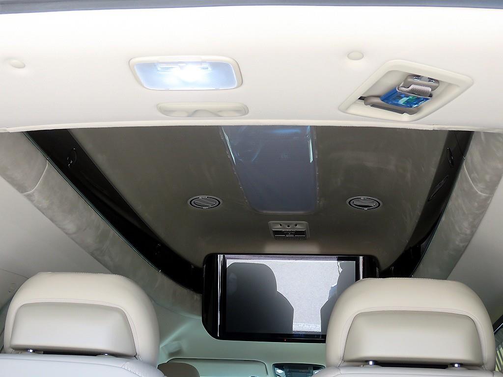 KIA Carnival - Vista 10