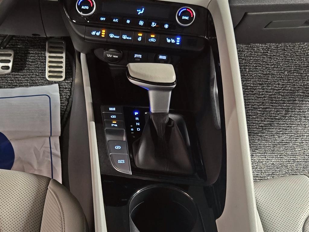 HYUNDAI Avante - Vista 7