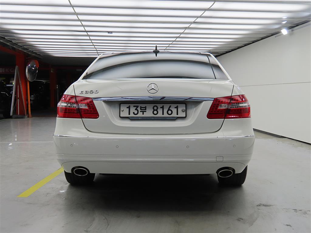 Mercedes Benz E class - Vista 3