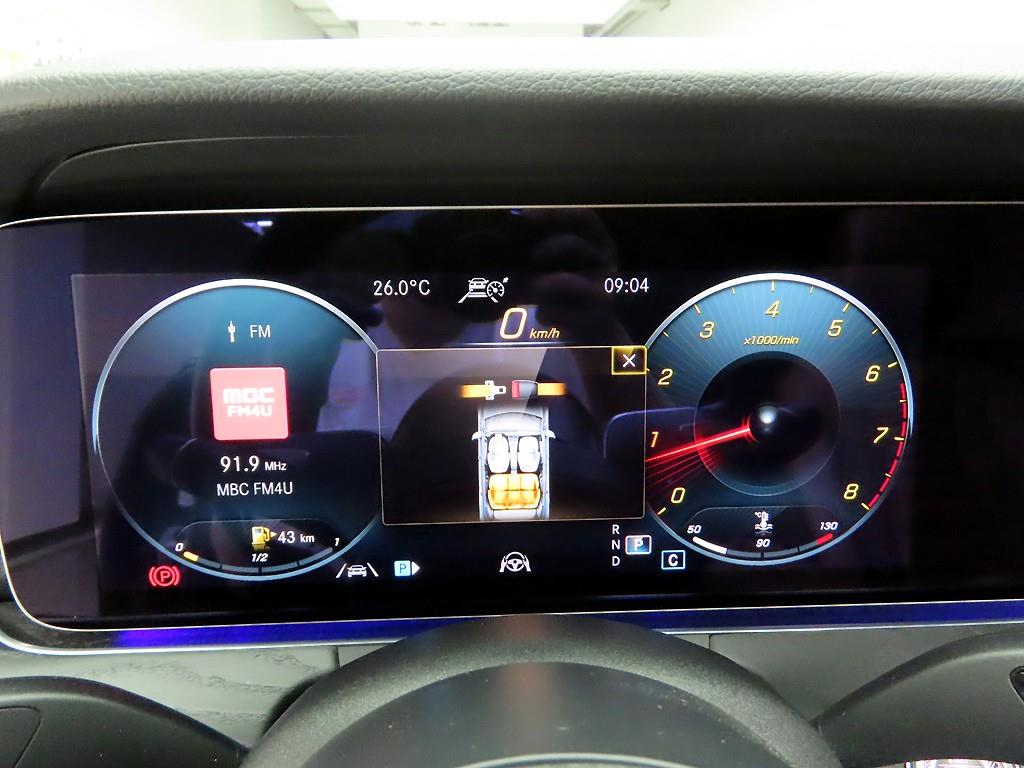 Mercedes Benz E class - Vista 5
