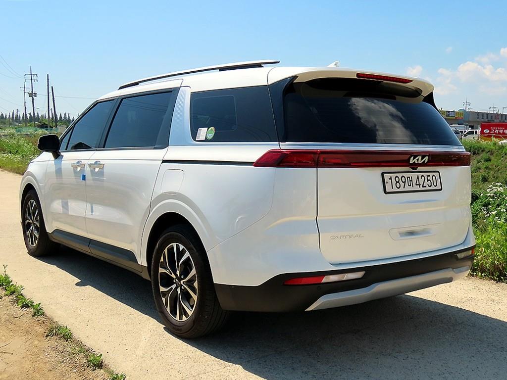 KIA Carnival - Vista 3