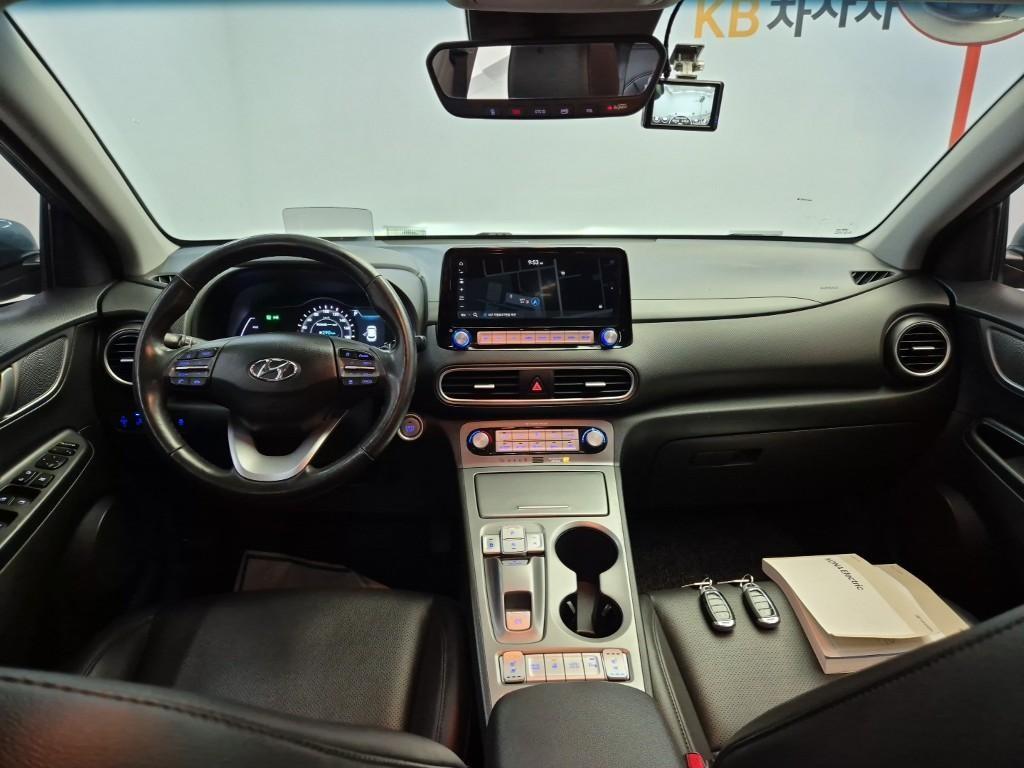 HYUNDAI Kona - Vista 7