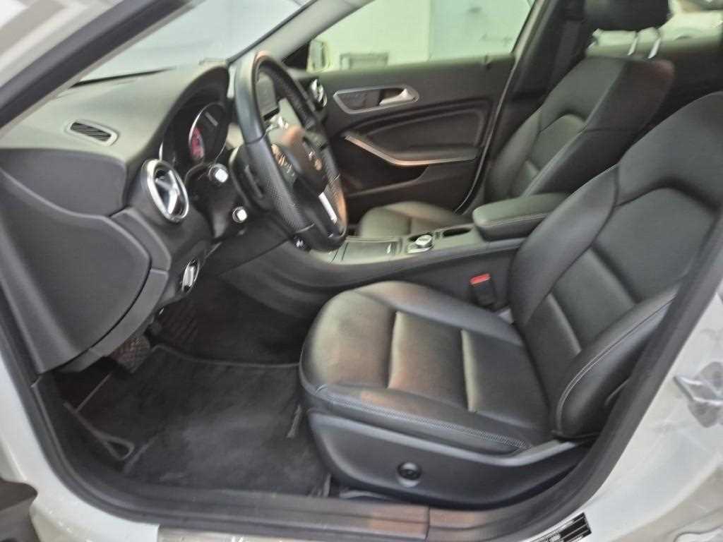 Mercedes Benz GLA Class - Vista 11
