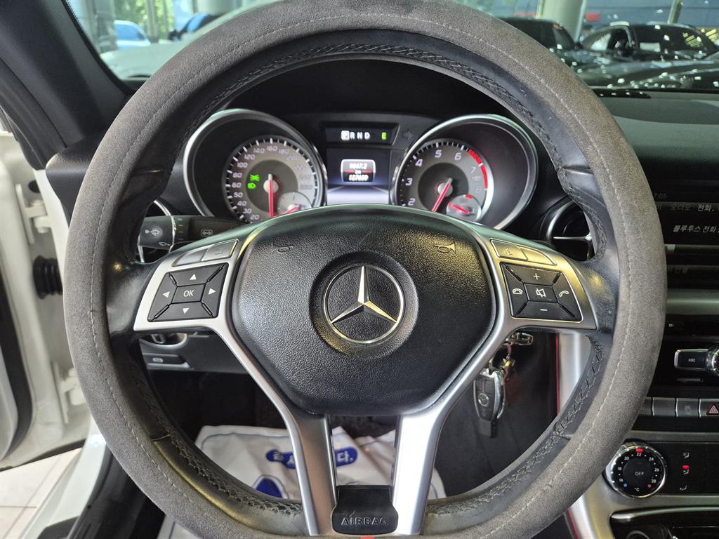 Mercedes Benz SLK Class - Vista 5