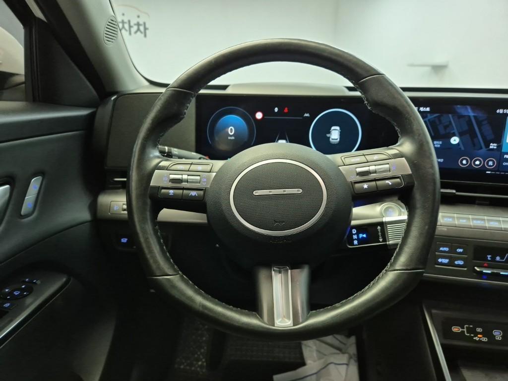 HYUNDAI Kona - Vista 9