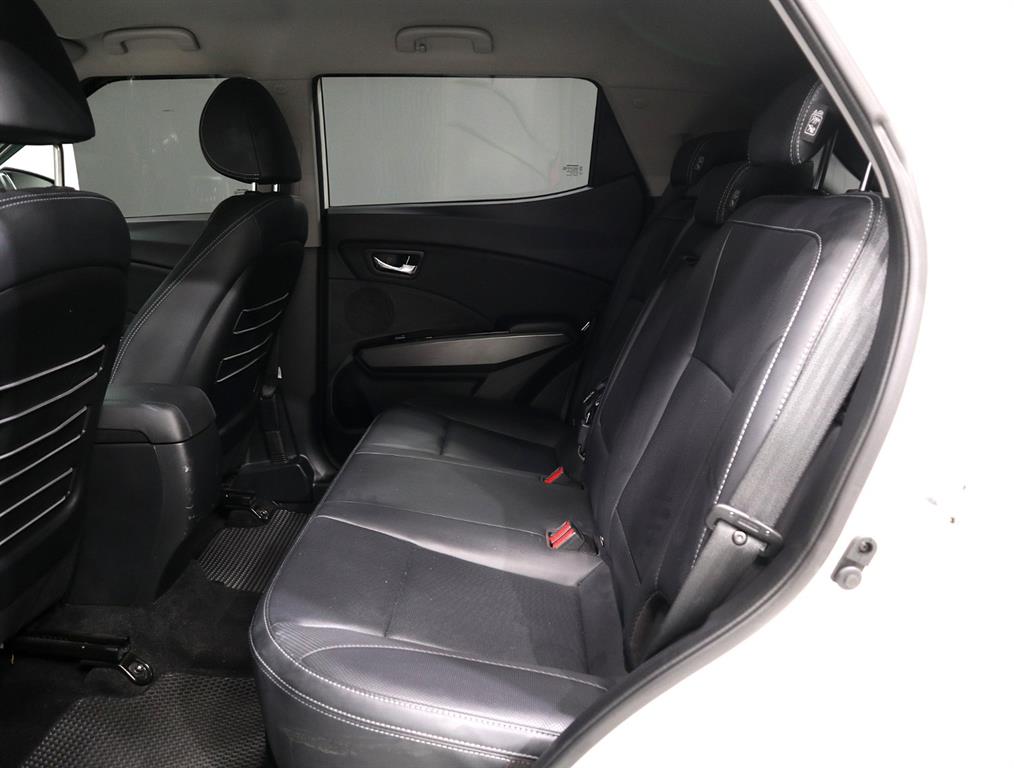 Ssangyong Tivoli - Vista 9