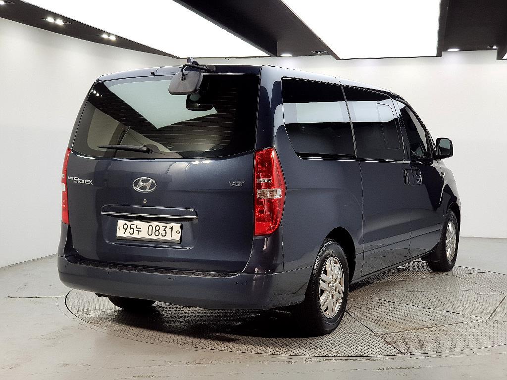HYUNDAI Starex - Vista 4