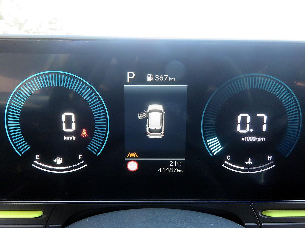 HYUNDAI Kona - Vista 11
