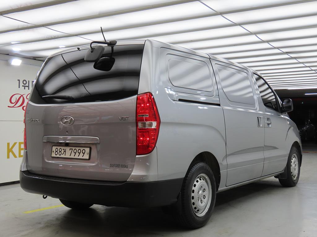 HYUNDAI Starex - Vista 3