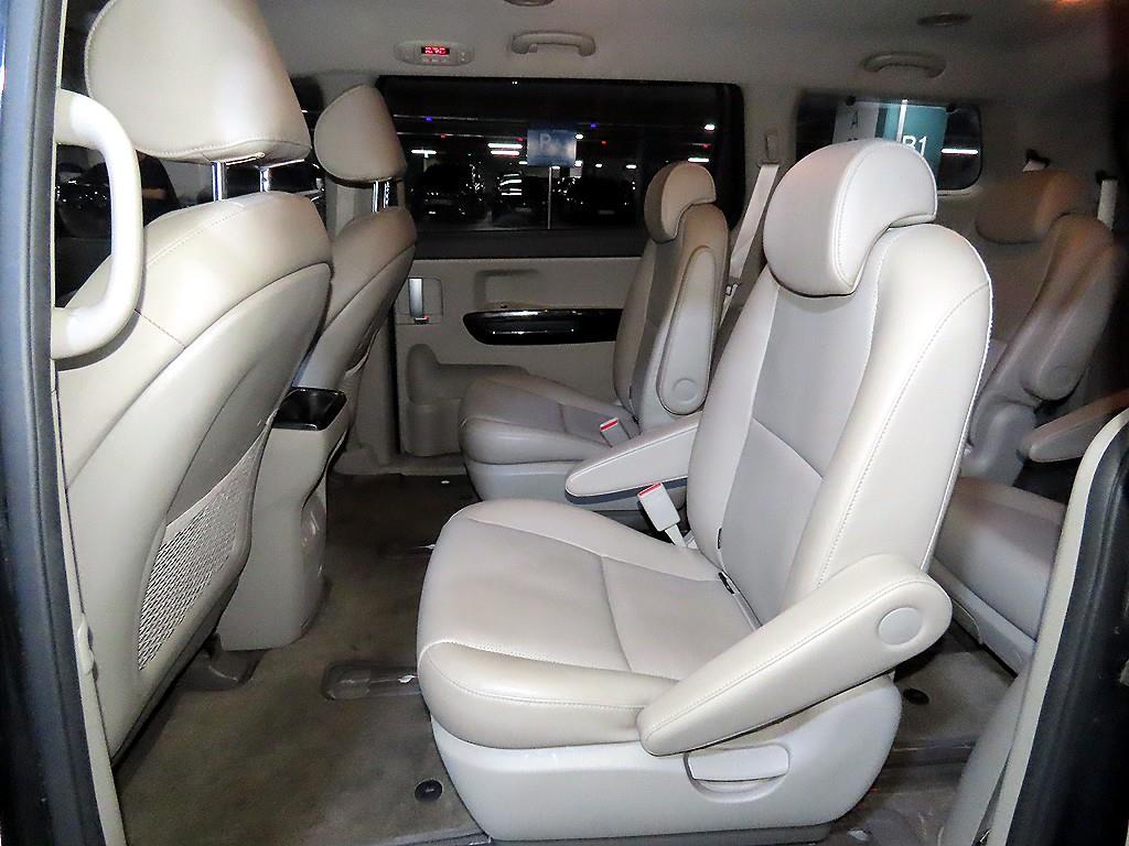 KIA Carnival - Vista 7