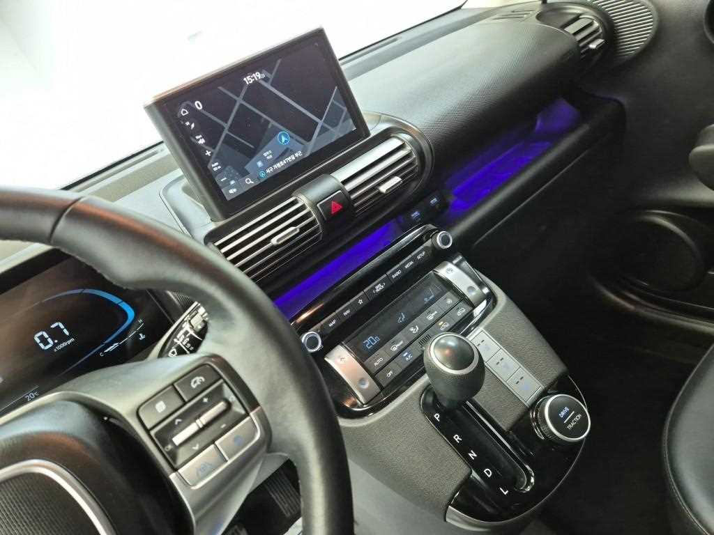 HYUNDAI Casper - Vista 10