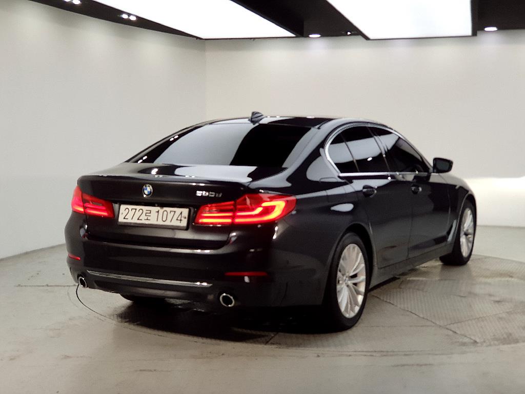 BMW 5 Series - Vista 4