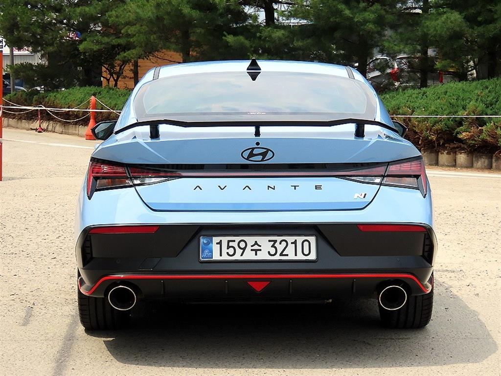 HYUNDAI Avante - Vista 4