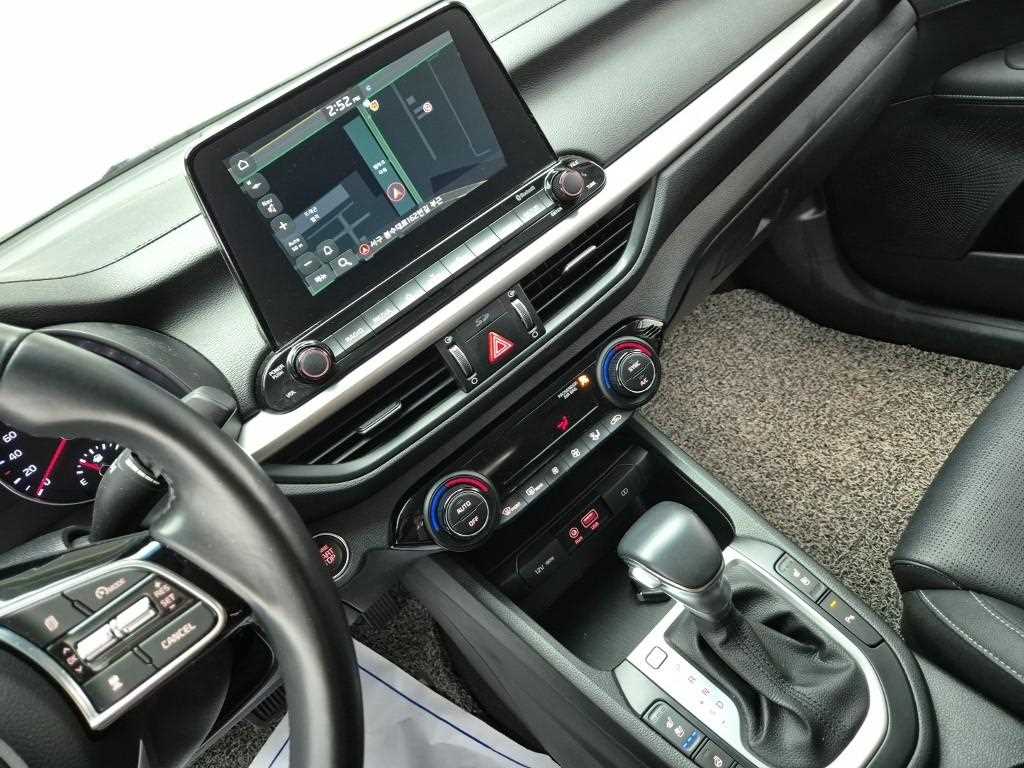 KIA K3 - Vista 10