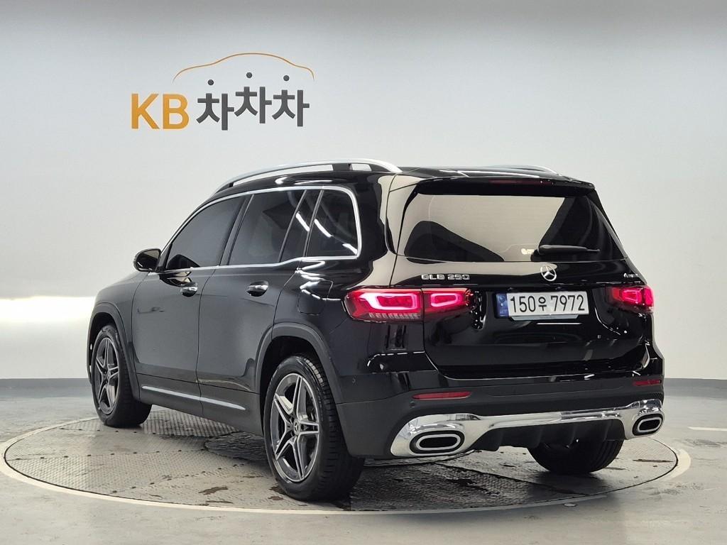 Mercedes Benz GLB Class - Vista 2