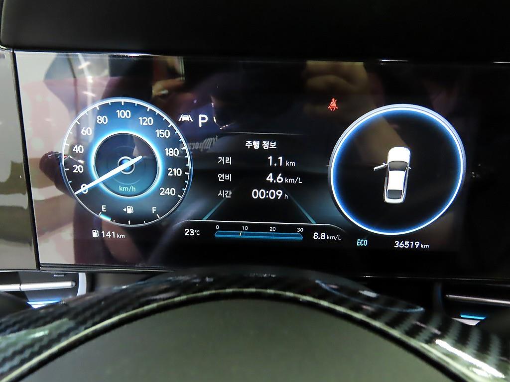 HYUNDAI Avante - Vista 9