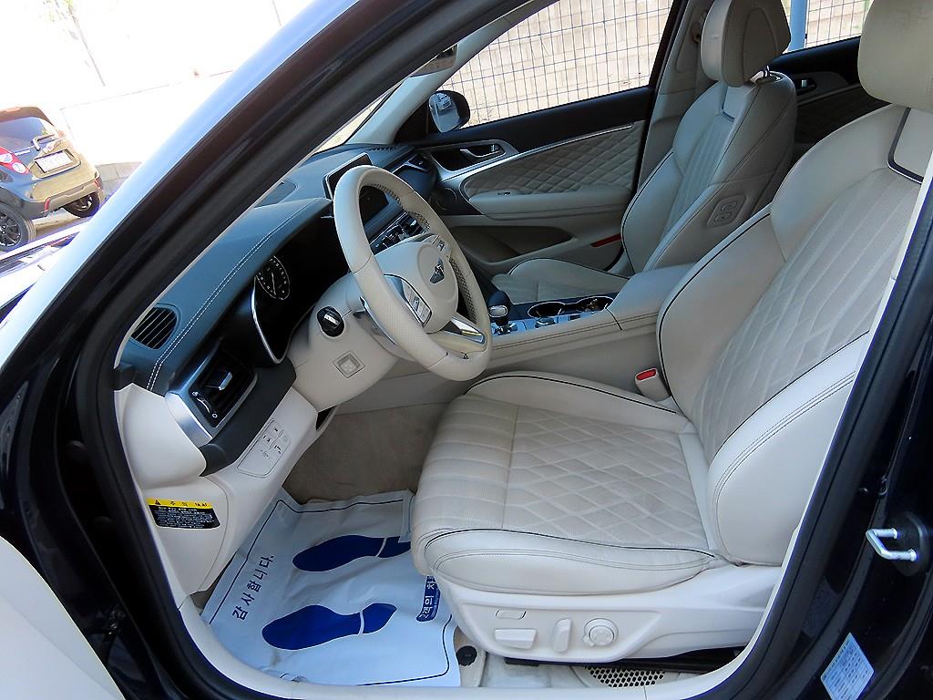 Genesis G70 - Vista 5