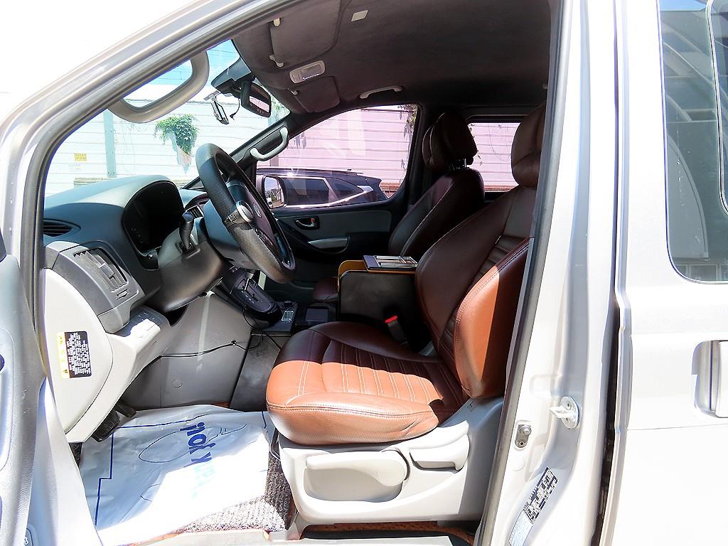 HYUNDAI Starex - Vista 5