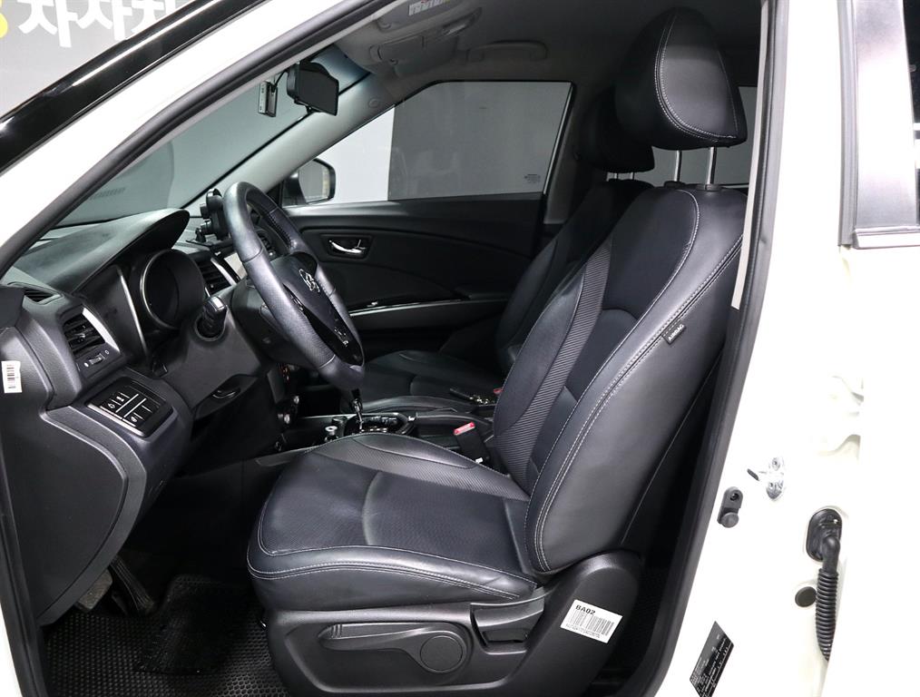 Ssangyong Tivoli - Vista 8