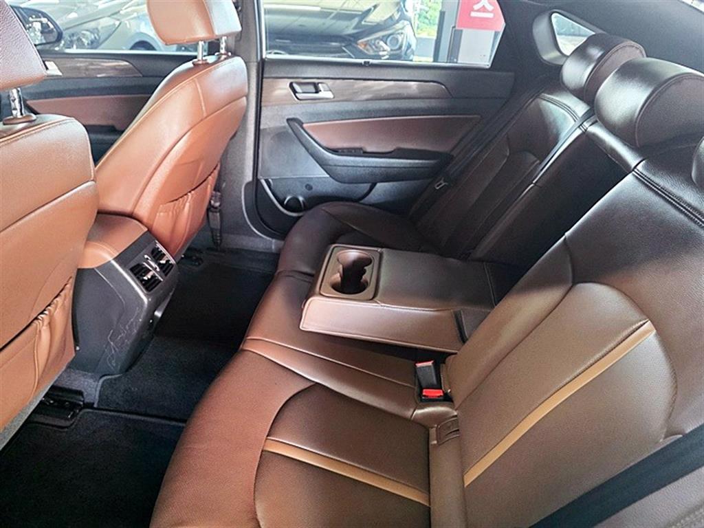 HYUNDAI Sonata - Vista 10