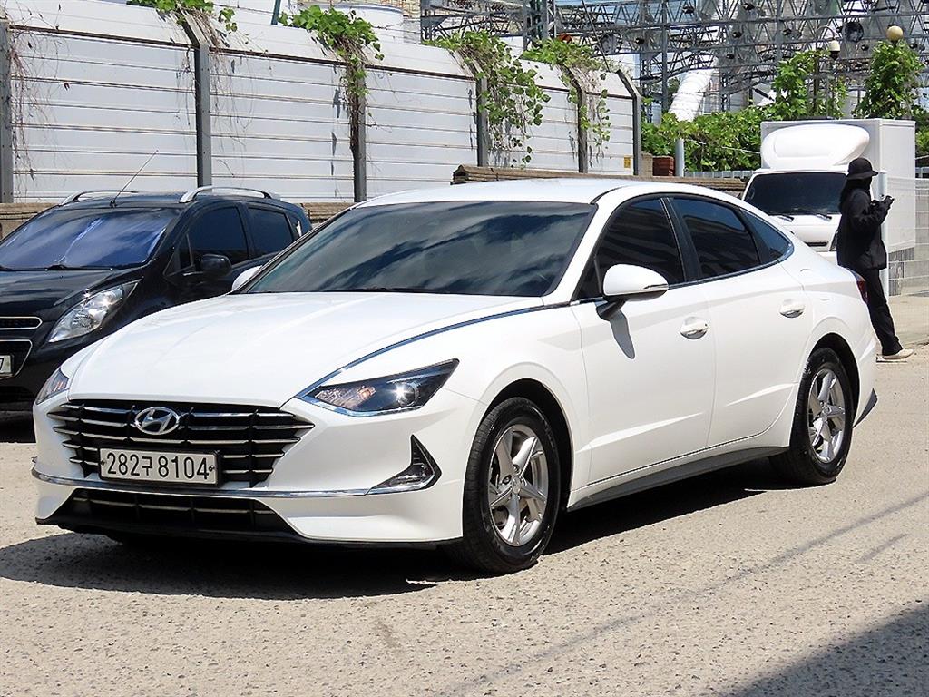 HYUNDAI Sonata - Vista 2
