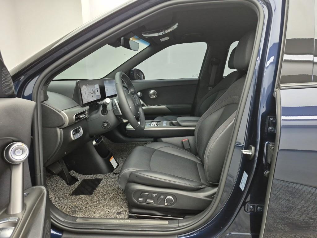 Genesis GV60 - Vista 11