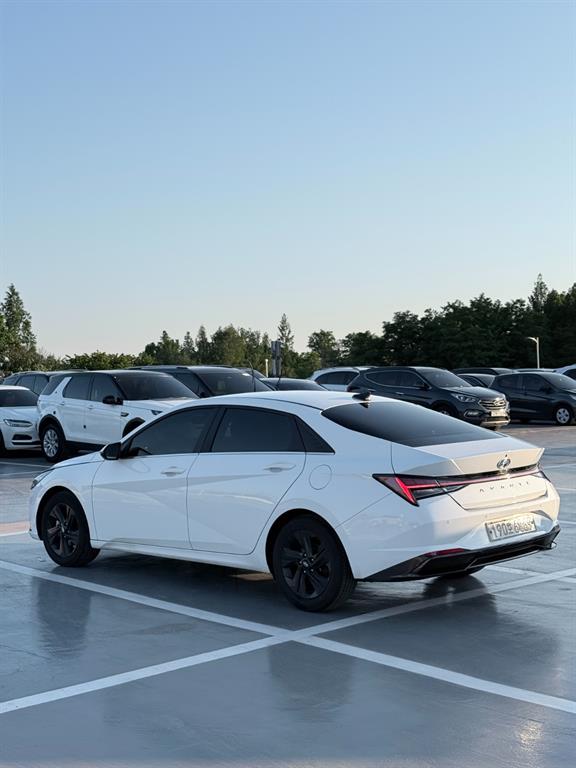 HYUNDAI Avante - Vista 6
