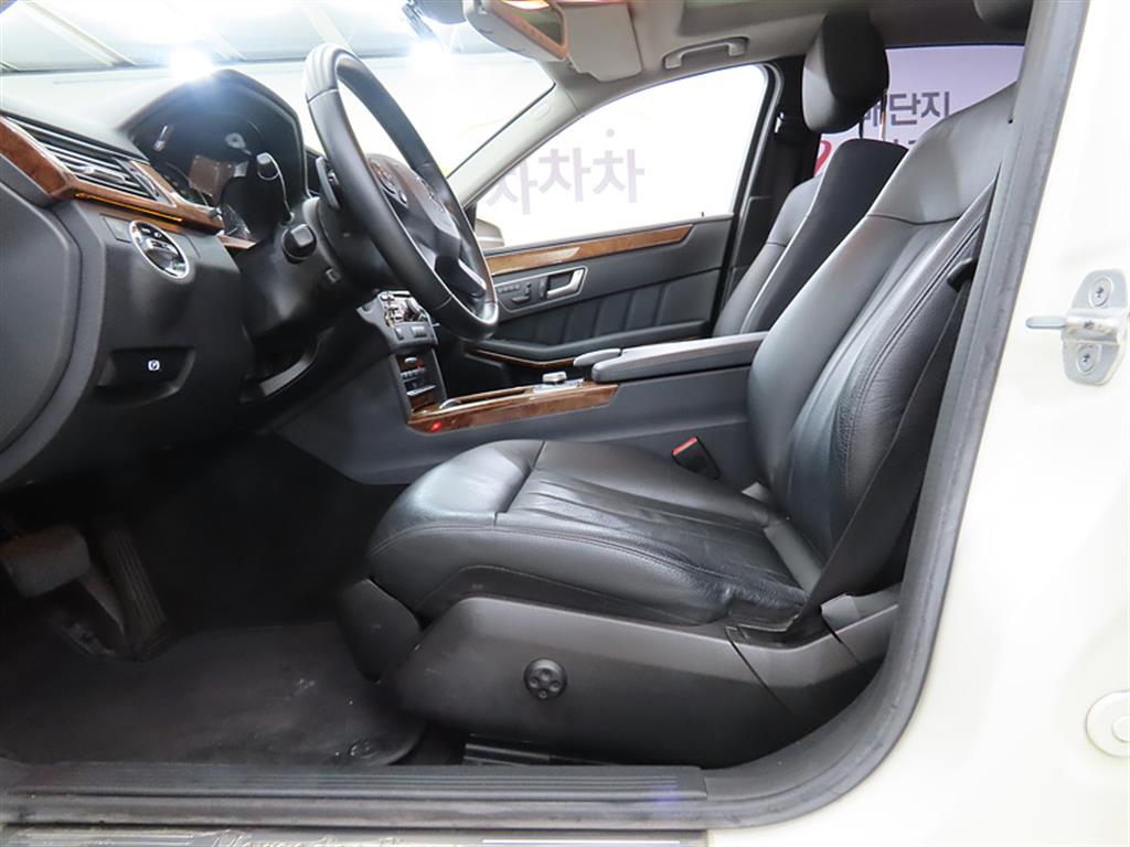 Mercedes Benz E class - Vista 5