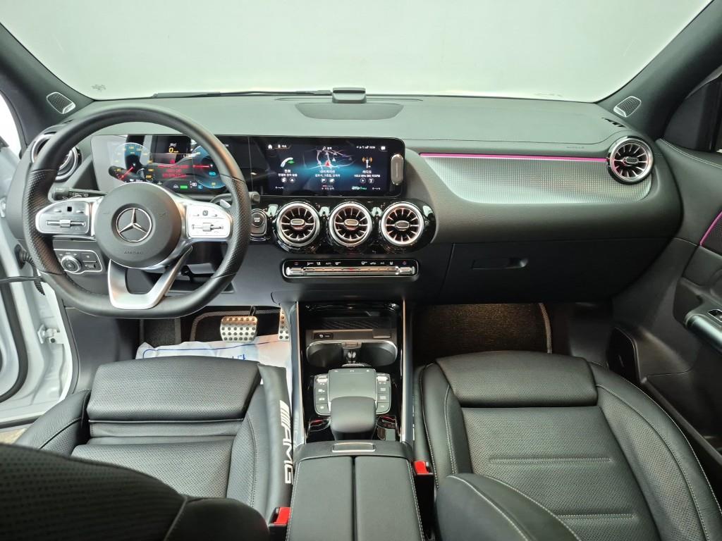 Mercedes Benz EQA - Vista 5