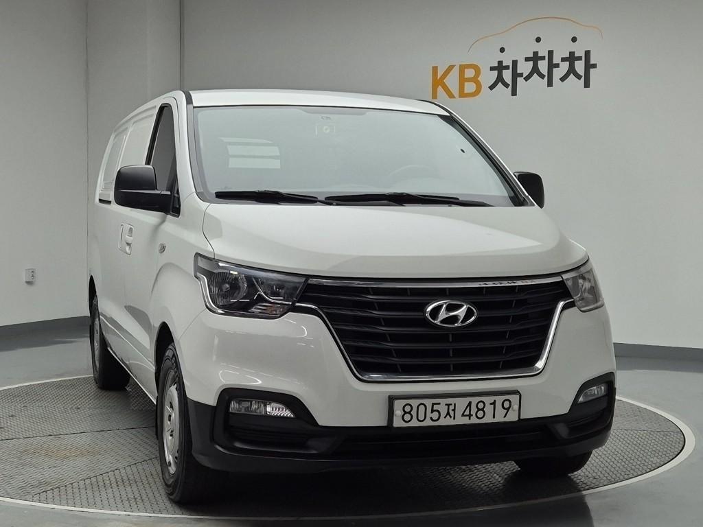 HYUNDAI Starex - Vista 4