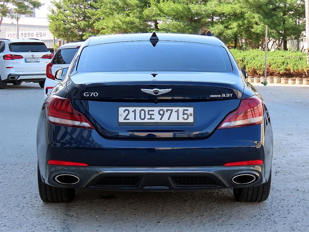 Genesis G70 - Vista 4