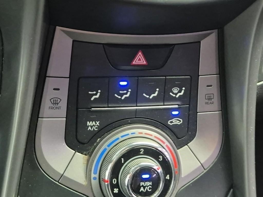 HYUNDAI Avante - Vista 12