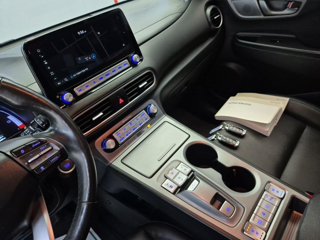 HYUNDAI Kona - Vista 10