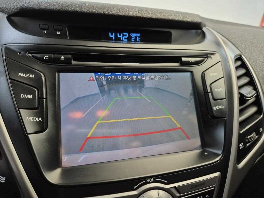 HYUNDAI Avante 2015 Blanco - Importación desde Corea - HF Imports Iquique - Foto 14