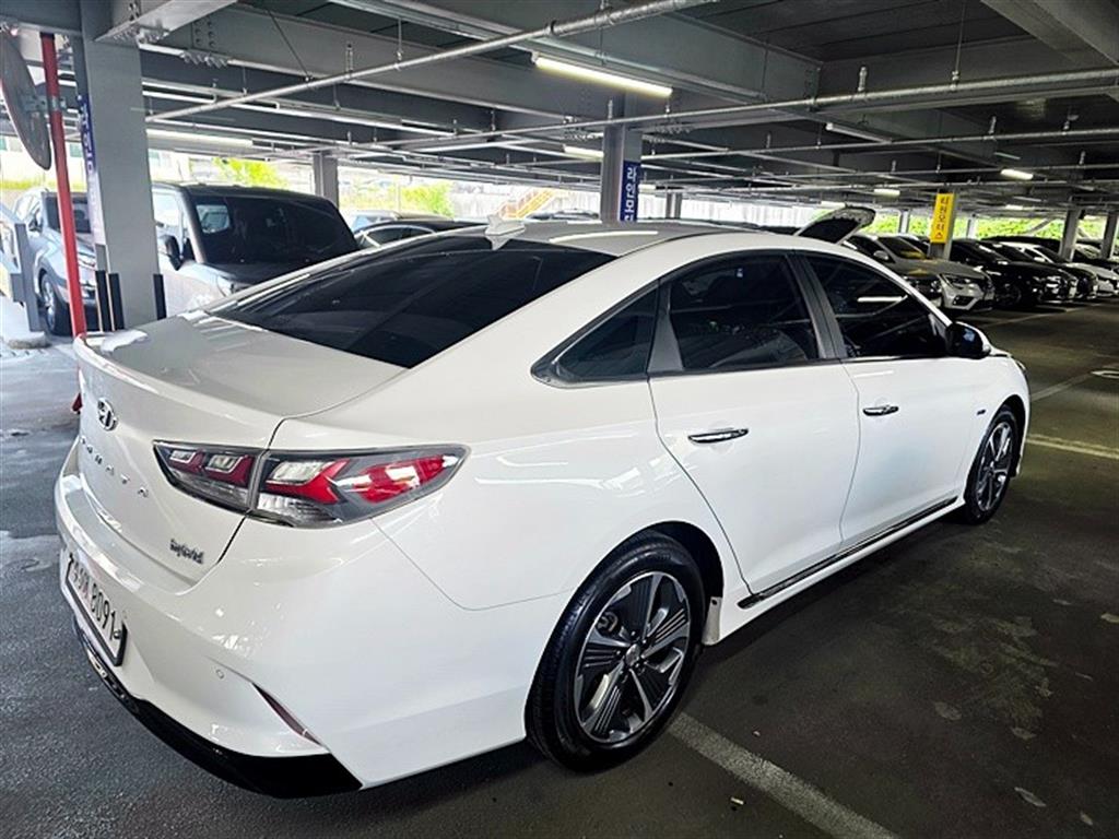 HYUNDAI Sonata - Vista 3