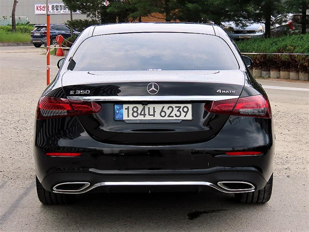 Mercedes Benz E class - Vista 4