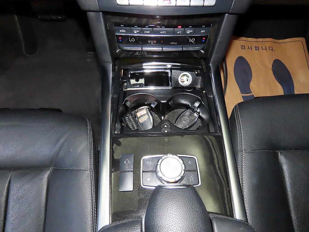 Mercedes Benz E class - Vista 12