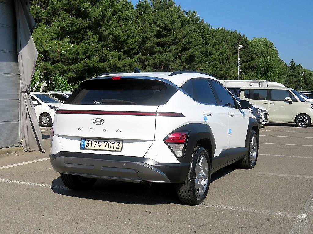HYUNDAI Kona - Vista 4