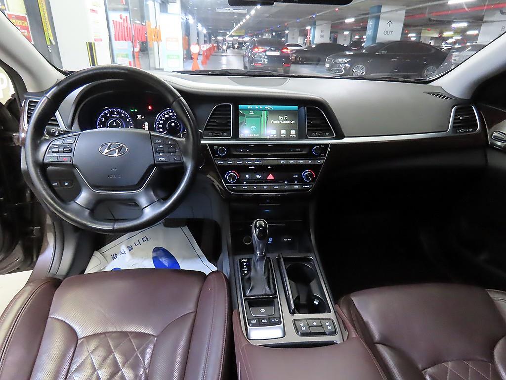 HYUNDAI Aslan - Vista 10