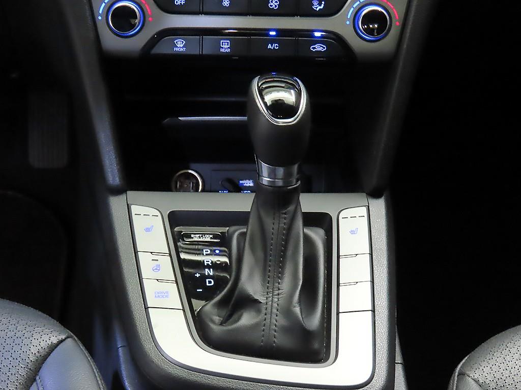 HYUNDAI Avante - Vista 12