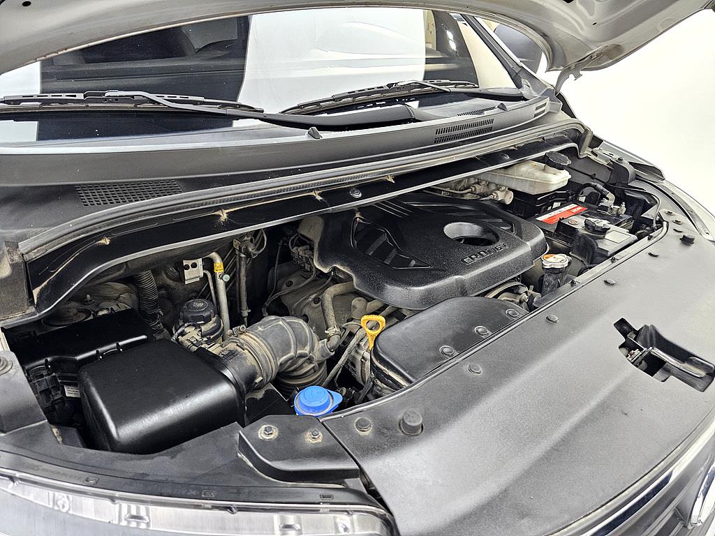 HYUNDAI Starex - Vista 6