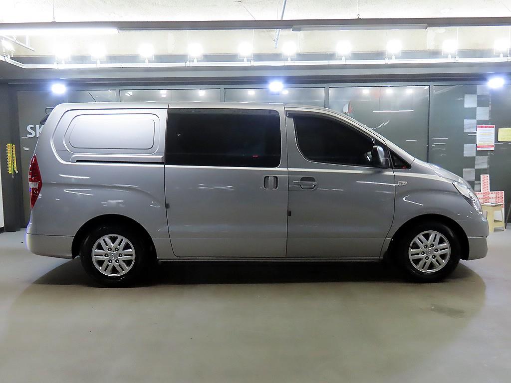 HYUNDAI Starex - Vista 3