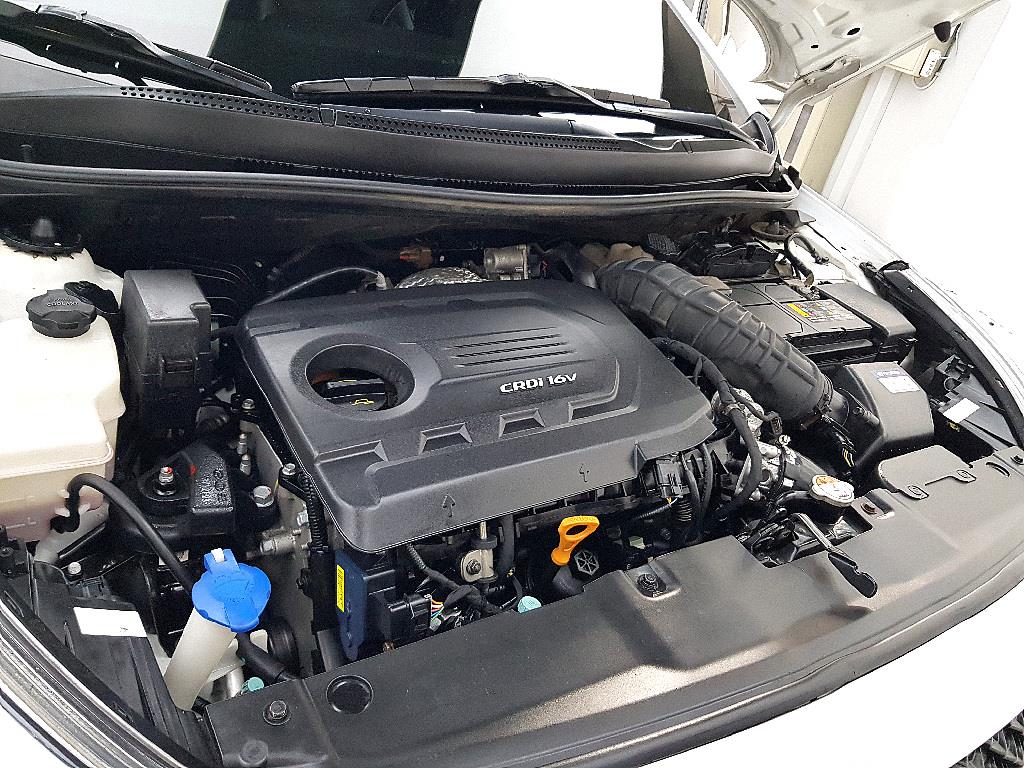 HYUNDAI Accent - Vista 6